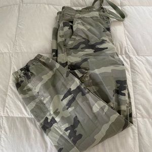 American Eagle Army Colored Joggers